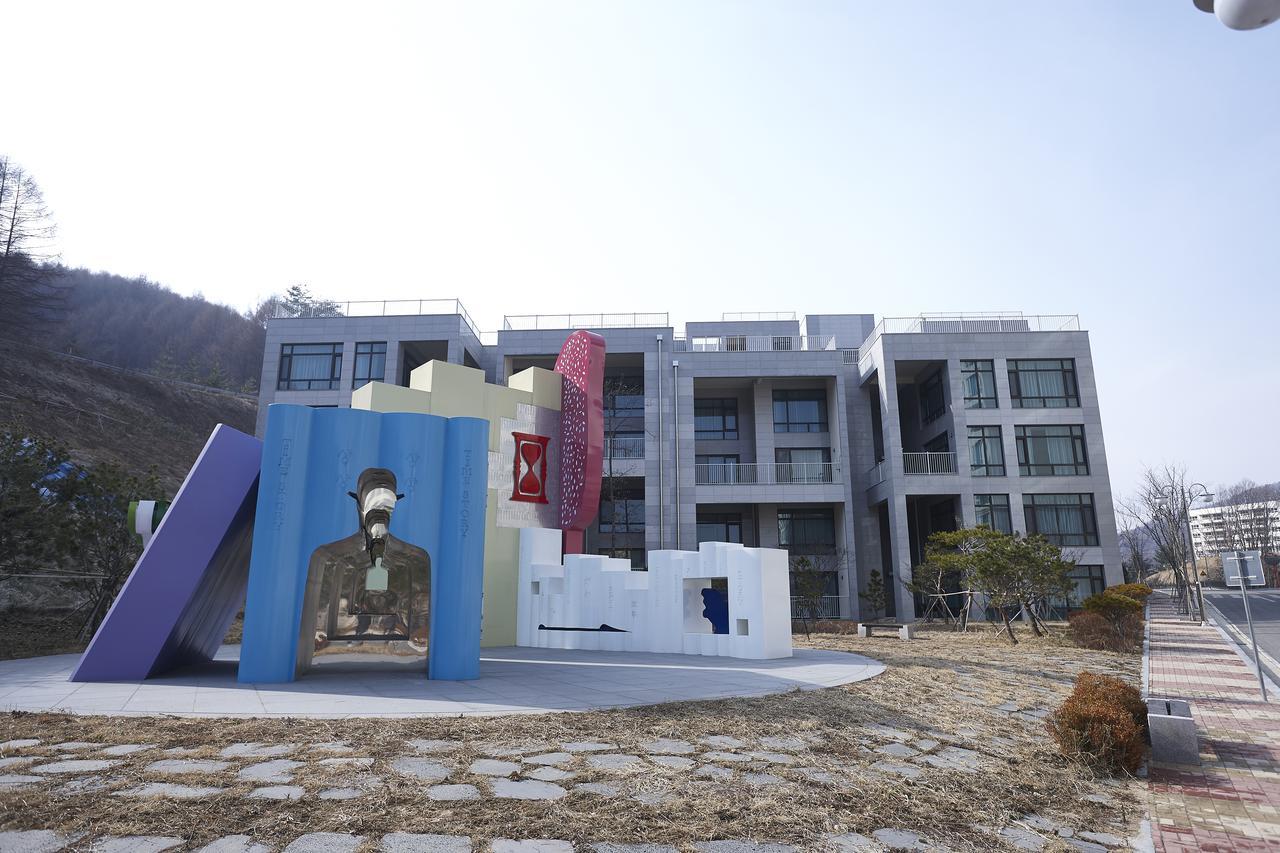 Pyeongchang The White Hotel Exterior photo